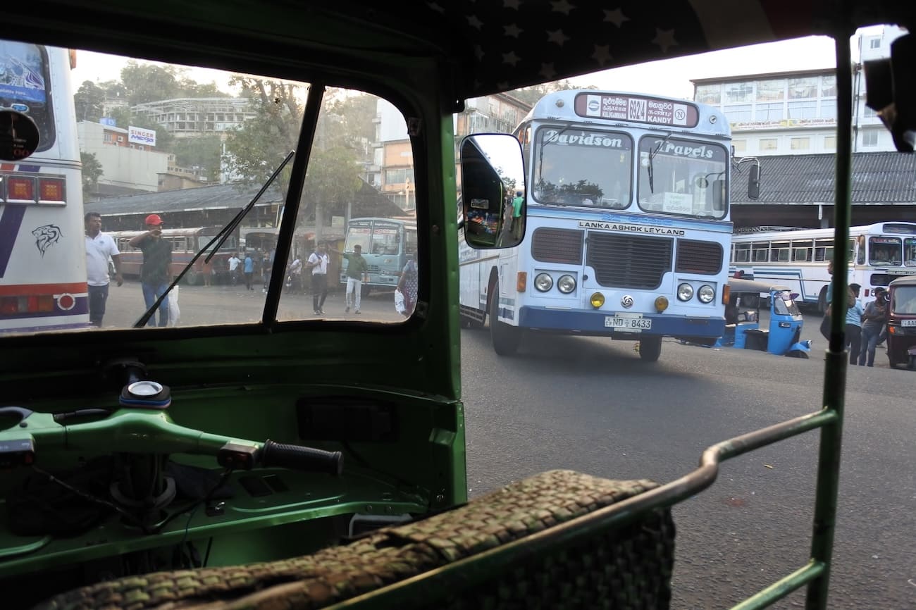 kandy bus station photo through tuk-tuk